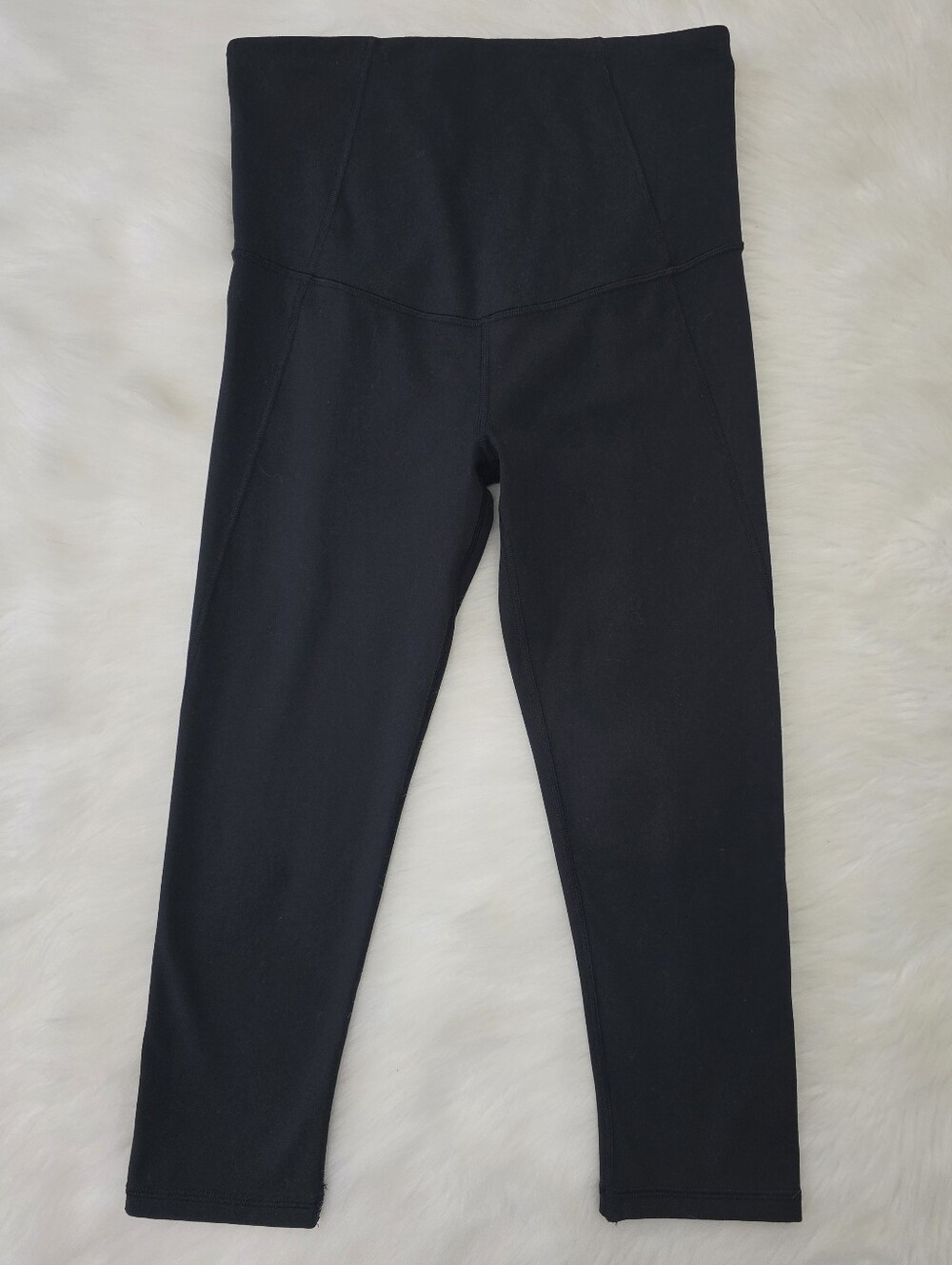 Gap Maternity Blackout Capri Leggings